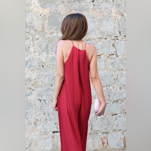 Zara Red Oversized Flowy Pleated High Neck Sleeveless Jumpsuit Size Small - Picture 16 of 16